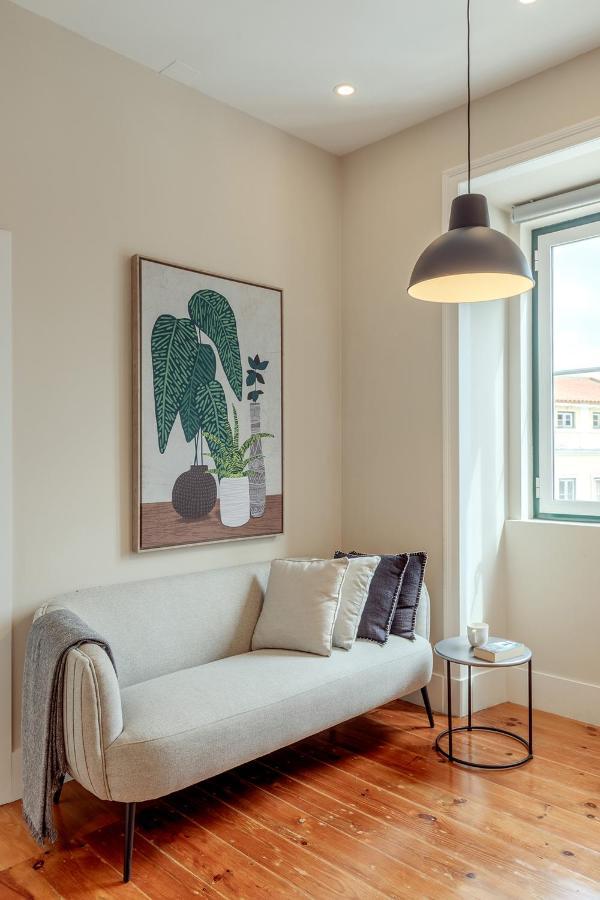 Sunny House - Bright 2 Bedroom Apartment W/ Office Lisbon Bagian luar foto